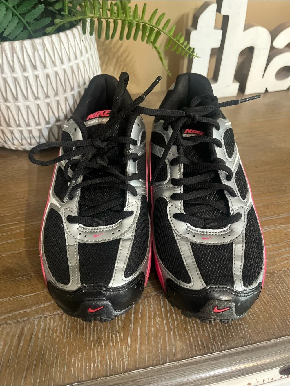 NIKE REAX RUN 5 Black Pink Metallic Gray Sneakers Women's Size 6.5 407987-001